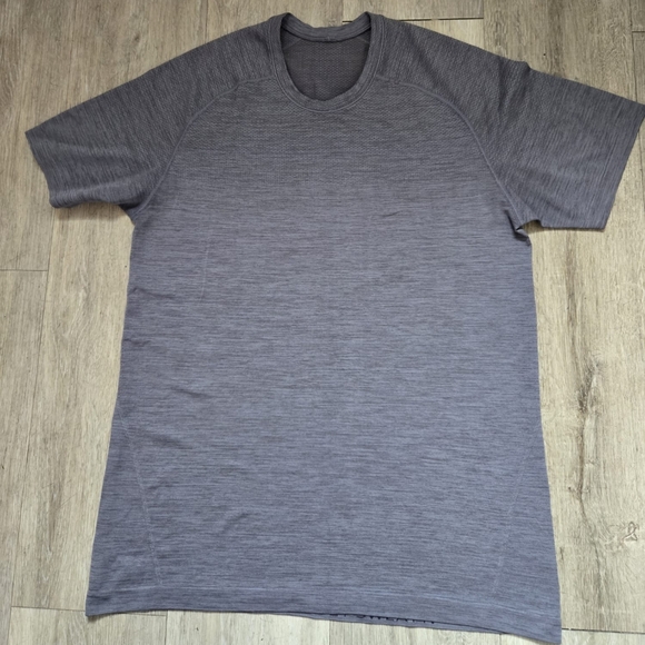 lululemon athletica Other - Lululemon Grey Vent Tech Shirt Short Sleeve Size Medium